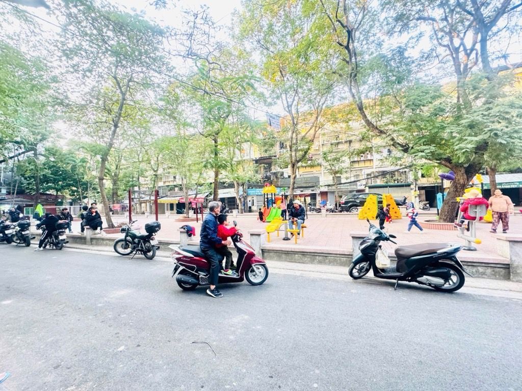 Bán nhà Ngõ Văn Chương - diện tích 65m2 1 tầng - Tập thể Văn Chương - giá 4,5 tỷ