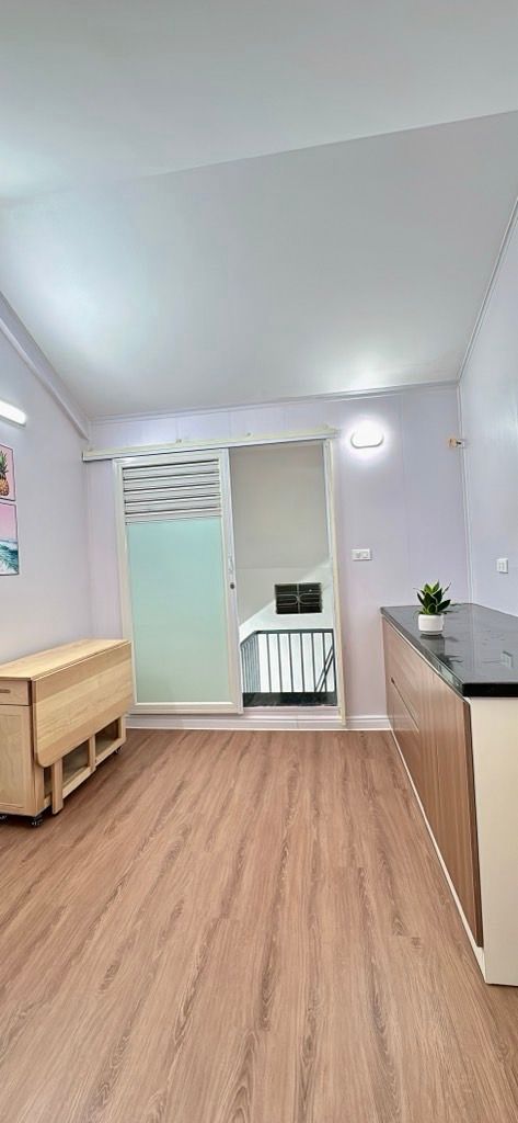 Bán nhà Mai Động - diện tích 46m2 1 tầng - Tập thể mặt phố sầm uất - giá 2,95 tỷ