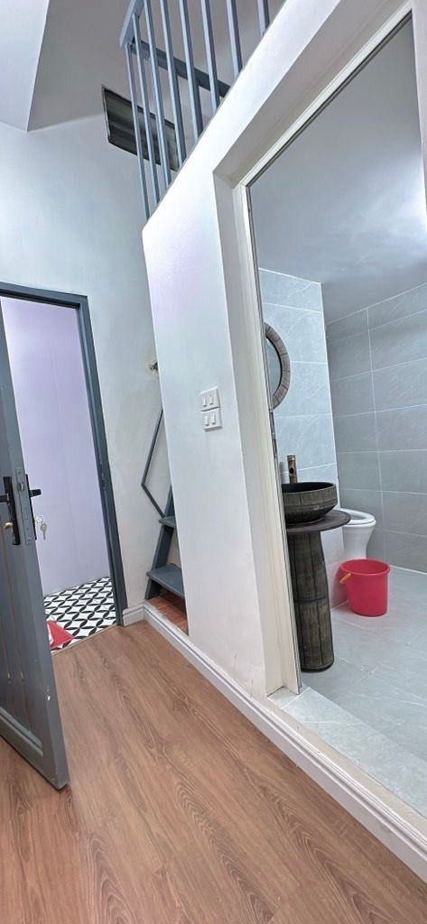 Bán nhà Mai Động - diện tích 46m2 1 tầng - Tập thể mặt phố sầm uất - giá 2,95 tỷ