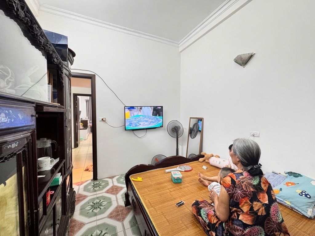 Bán nhà Hoàng Mai - diện tích 35m2 3 tầng - ô tô qua nhà - giá 13 tỷ