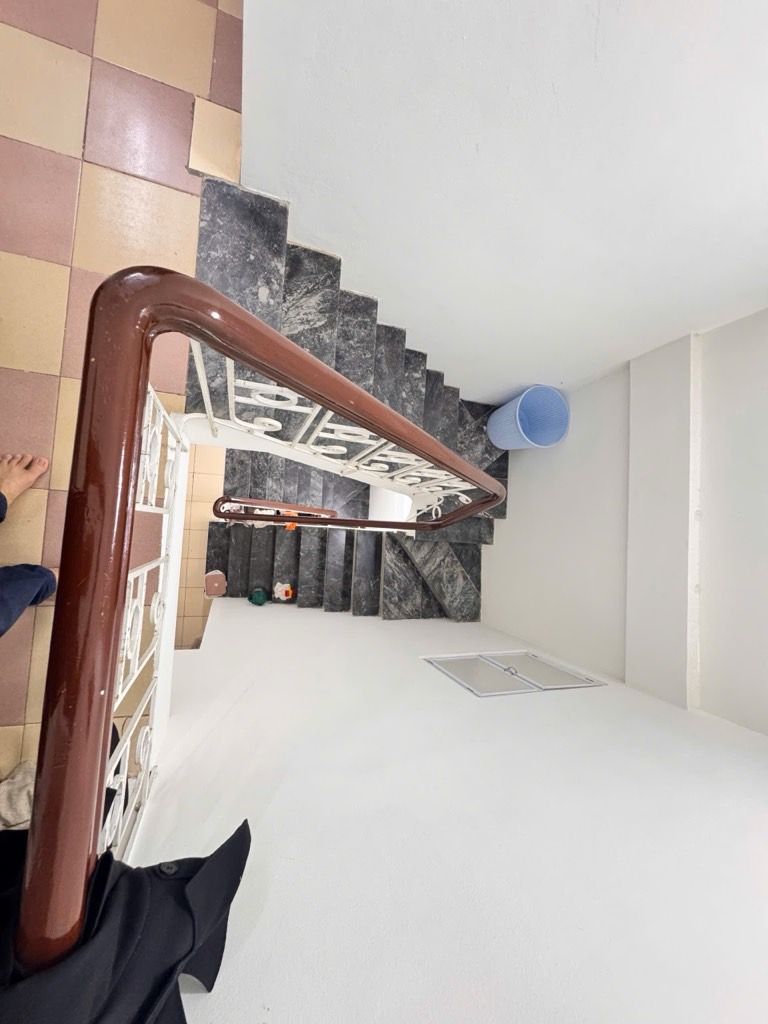 Bán nhà Hoàng Mai - diện tích 35m2 3 tầng - ô tô qua nhà - giá 13 tỷ