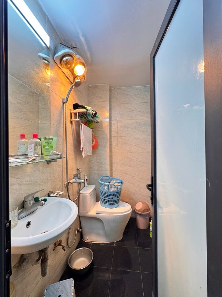 Bán nhà Hoàng Mai - diện tích 35m2 3 tầng - ô tô qua nhà - giá 13 tỷ