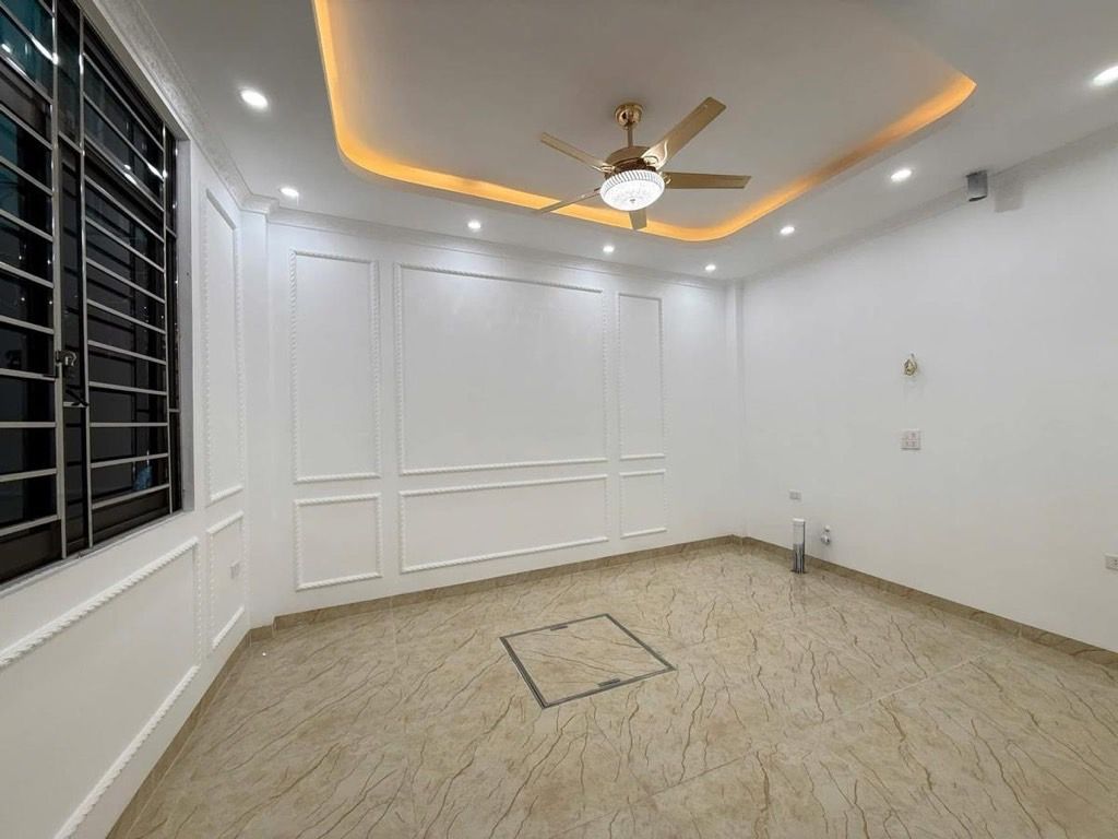 Bán nhà Kim Giang - diện tích 59m2 7 tầng - Ô tô vào nhà - giá 21 tỷ