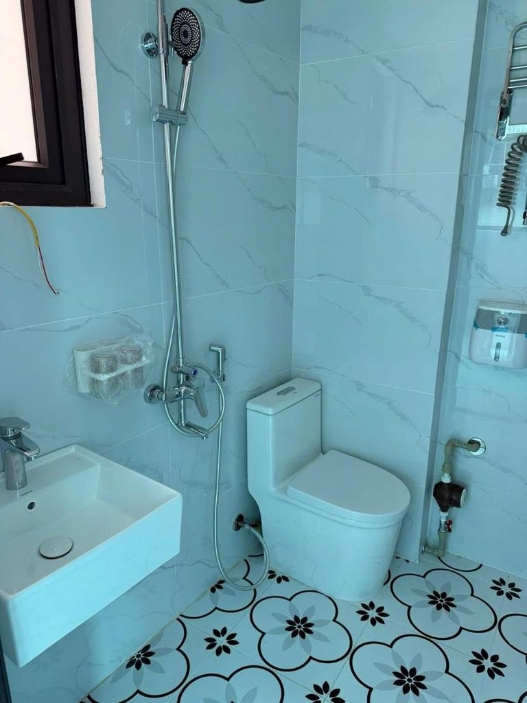 Bán nhà Kim Giang - diện tích 59m2 7 tầng - Ô tô vào nhà - giá 21 tỷ