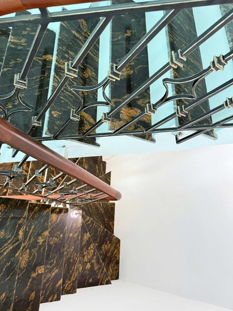 Bán nhà Kim Giang - diện tích 59m2 7 tầng - Ô tô vào nhà - giá 21 tỷ