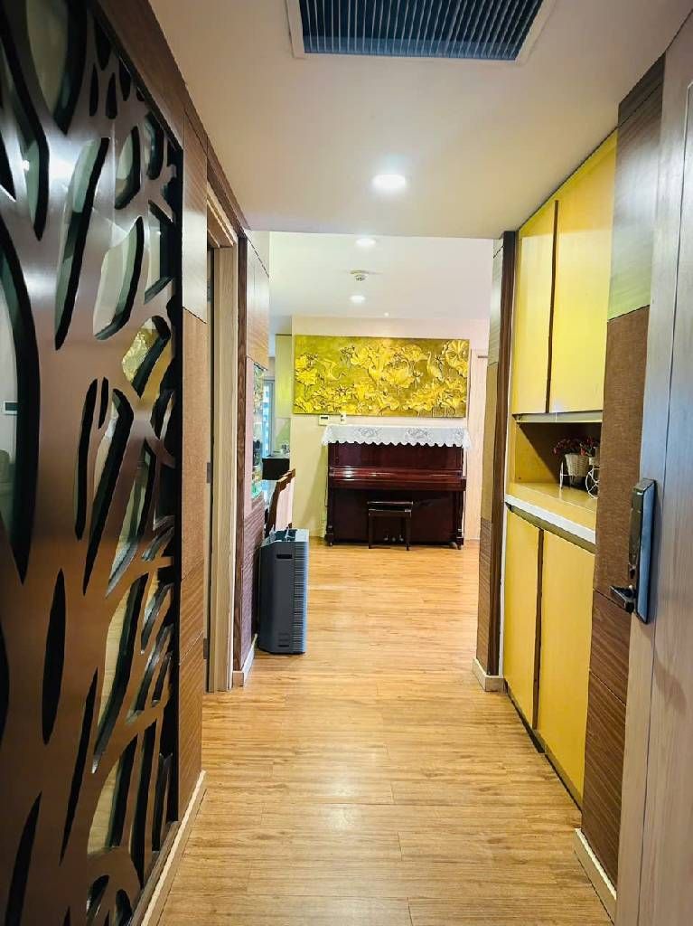 Bán nhà Khuất Duy Tiến - diện tích 162m2 8 tầng - Lô góc, nhà đẹp ở ngay - giá 17,5 tỷ