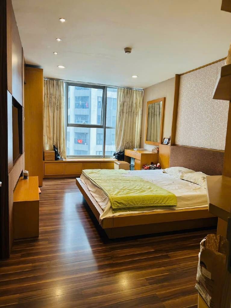 Bán nhà Khuất Duy Tiến - diện tích 162m2 8 tầng - Lô góc, nhà đẹp ở ngay - giá 17,5 tỷ