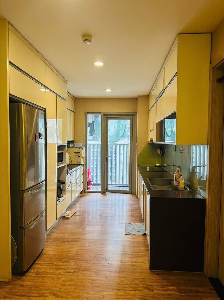 Bán nhà Khuất Duy Tiến - diện tích 162m2 8 tầng - Lô góc, nhà đẹp ở ngay - giá 17,5 tỷ