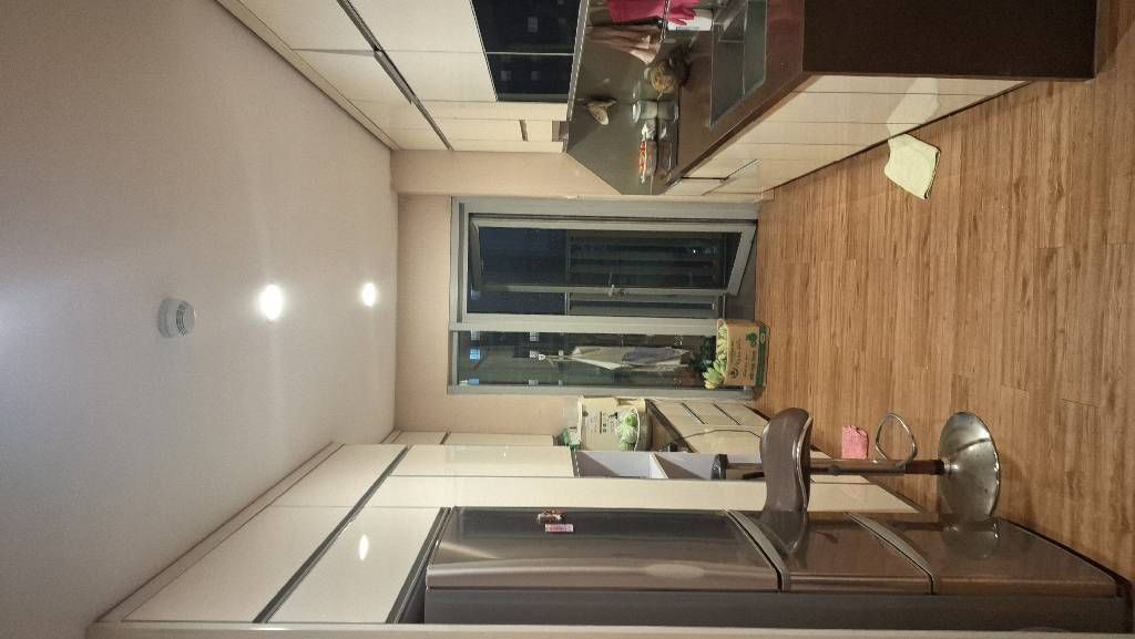 Bán nhà Khuất Duy Tiến - diện tích 162m2 8 tầng - Lô góc, nhà đẹp ở ngay - giá 17,5 tỷ