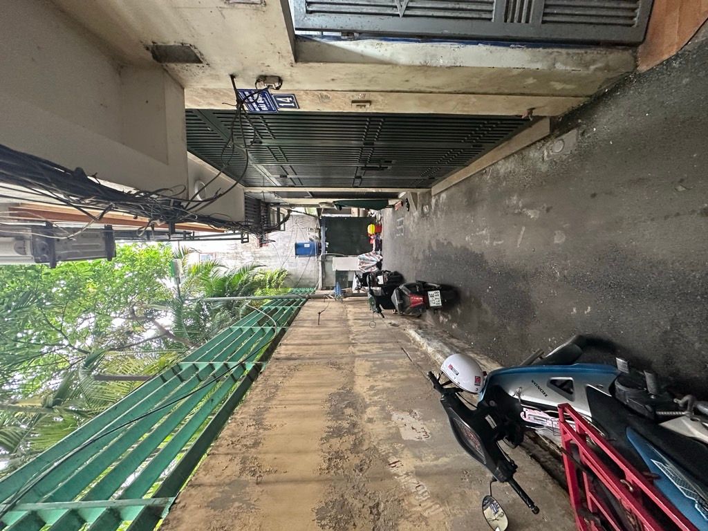 Bán nhà Nguyễn Trãi - diện tích 10m2 3 tầng - VIEW ROYAL - giá 2,35 tỷ