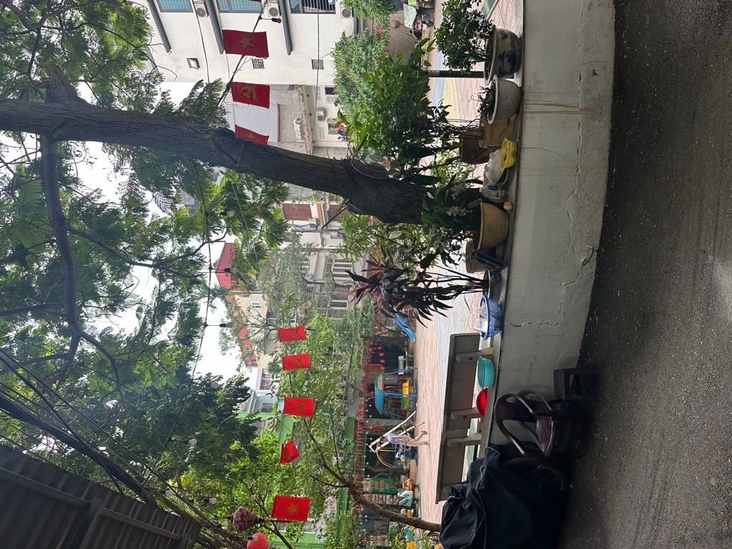 Bán nhà Nguyễn Trãi - diện tích 10m2 3 tầng - VIEW ROYAL - giá 2,35 tỷ