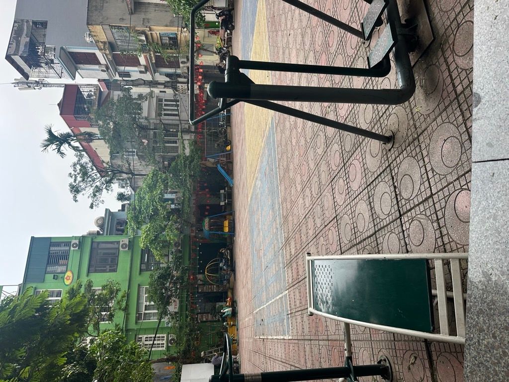 Bán nhà Nguyễn Trãi - diện tích 10m2 3 tầng - VIEW ROYAL - giá 2,35 tỷ