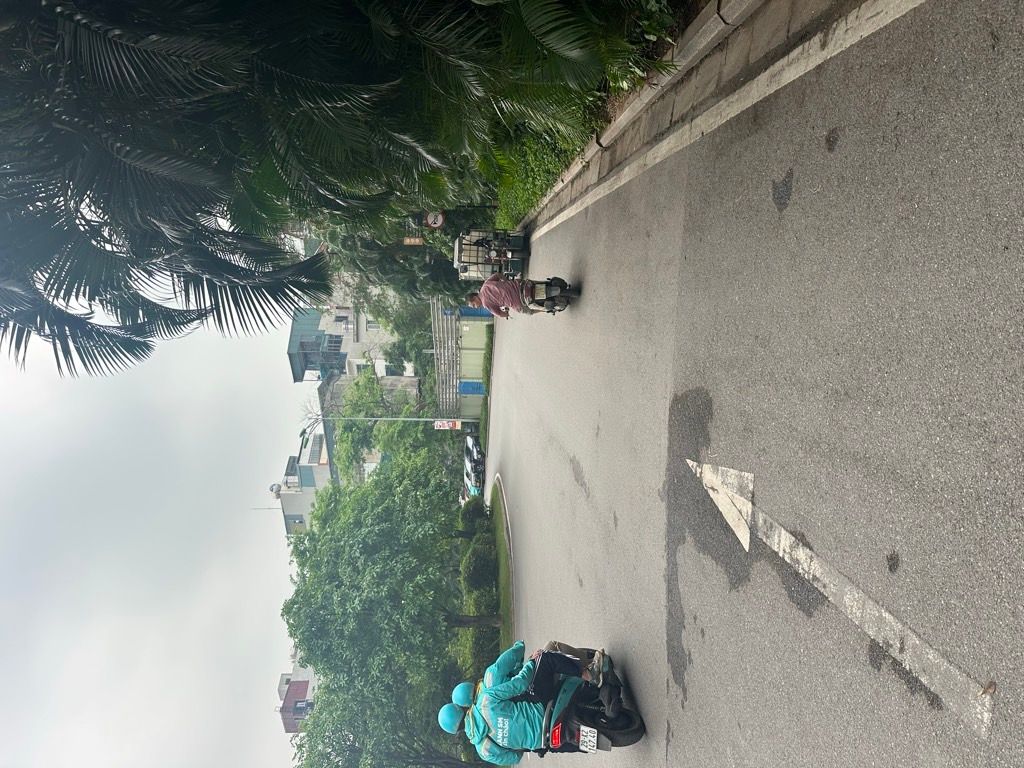 Bán nhà Nguyễn Trãi - diện tích 10m2 3 tầng - VIEW ROYAL - giá 2,35 tỷ