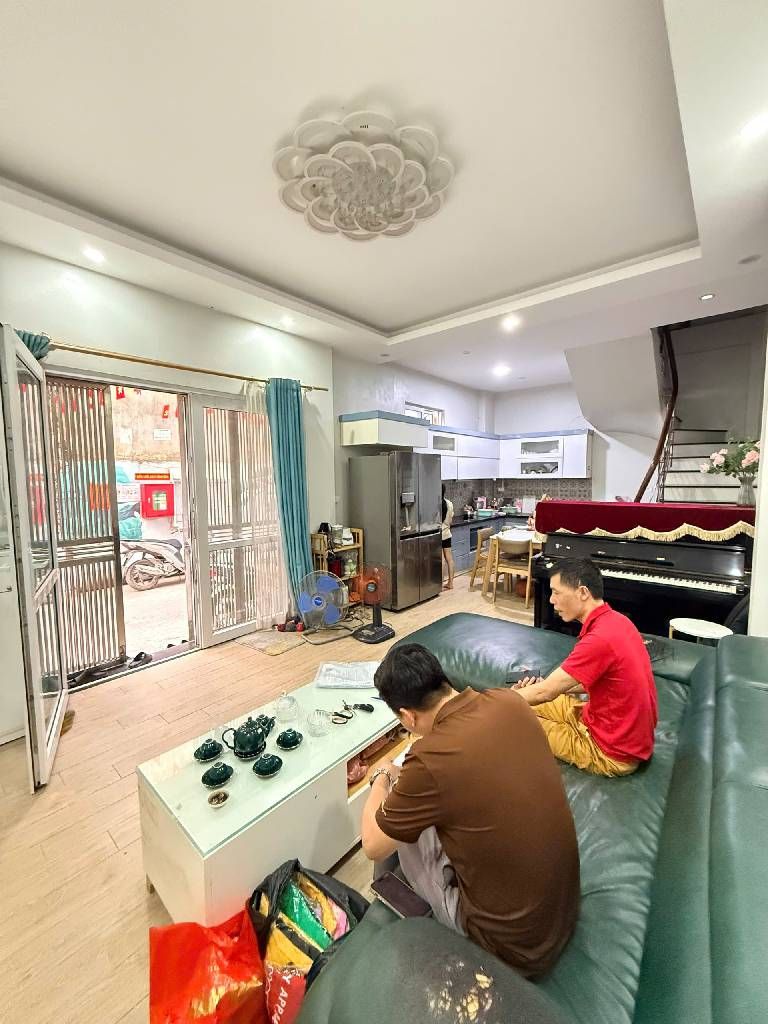 Bán nhà Tây Sơn - diện tích 36m2 3 tầng - Ô TÔ VÀO NHÀ - giá 11,6 tỷ