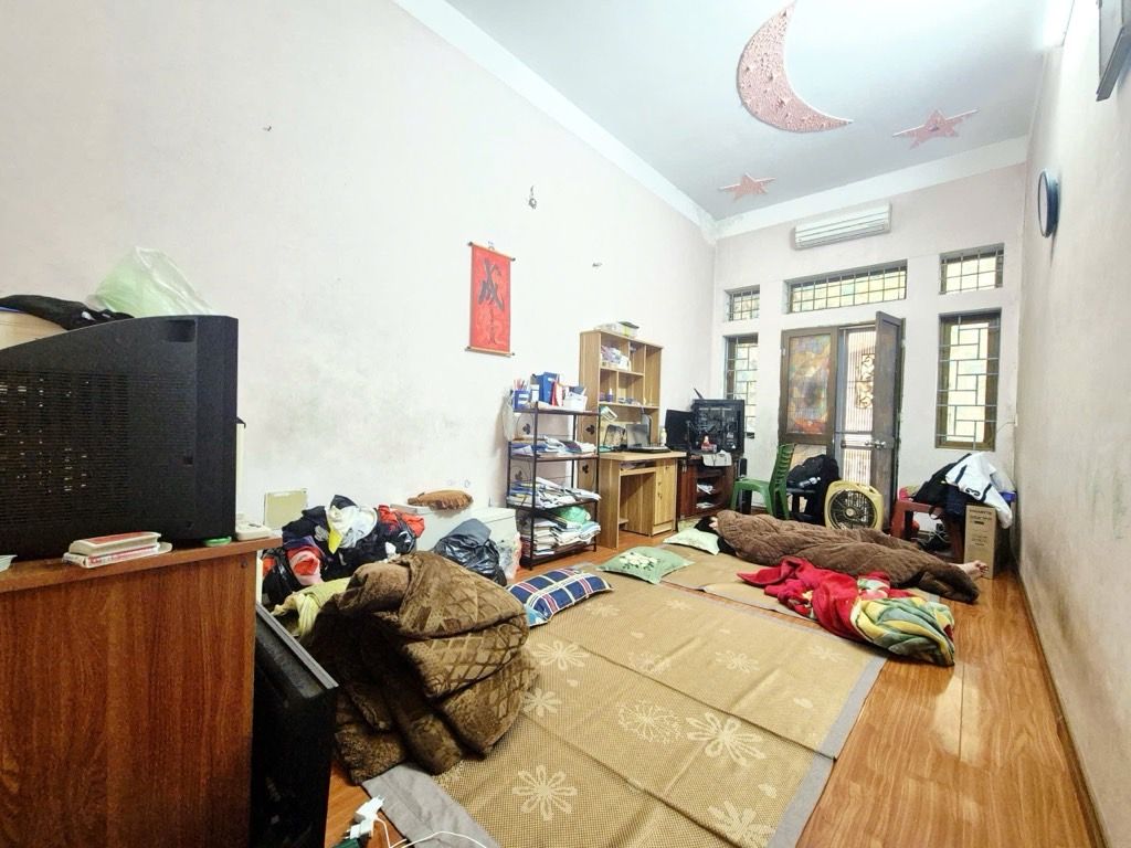 Bán nhà Hoàng Mai - diện tích 35.3m2 3 tầng - Ô TÔ TRÁNH - giá 11,6 tỷ