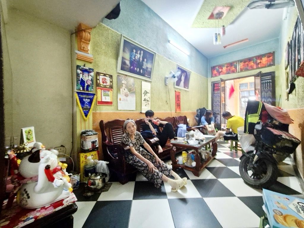 Bán nhà Hoàng Mai - diện tích 35.3m2 3 tầng - Ô TÔ TRÁNH - giá 11,6 tỷ