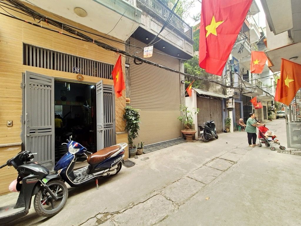 Bán nhà Hoàng Mai - diện tích 35.3m2 3 tầng - Ô TÔ TRÁNH - giá 11,6 tỷ