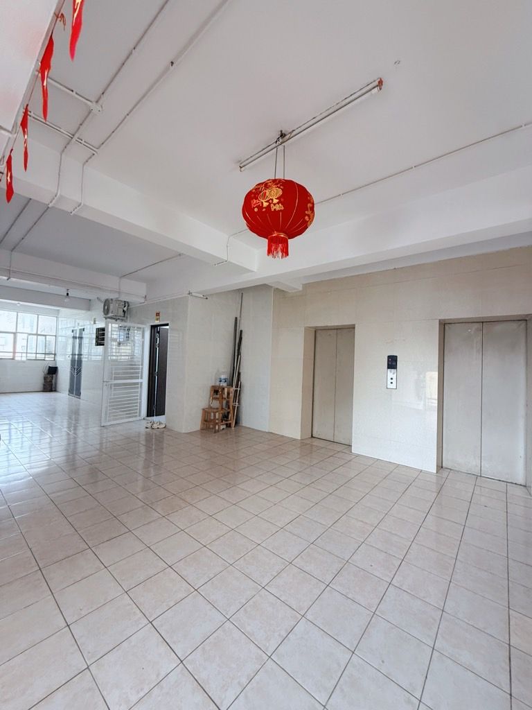 Bán nhà Lê Văn Lương - diện tích 62,9m2 1 tầng - MẶT PHỐ - LÔ GÓC - 3 NGỦ - TẶNG FULL NỘI THẤT - giá 6,3 tỷ