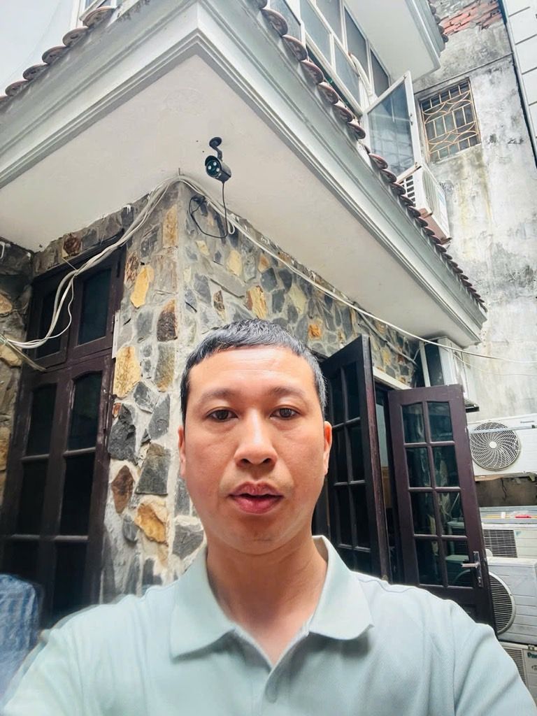 Bán nhà Nguyễn Trãi - diện tích 160m2 3 tầng - có sân - giá 15,5 tỷ