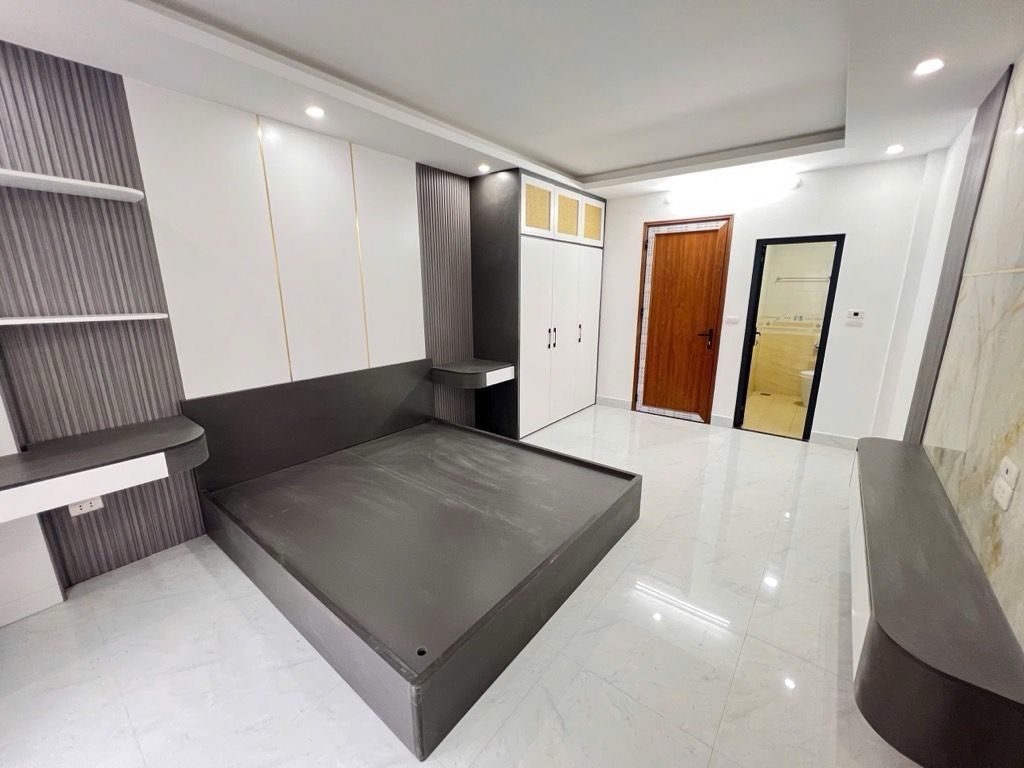 Bán nhà Vĩnh Hưng - diện tích 30m2 5 tầng - Ô Tô - giá 9,7 tỷ