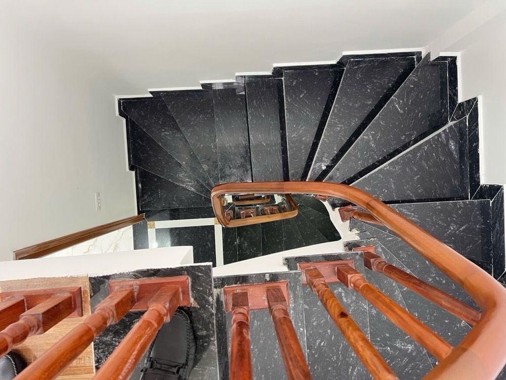 Bán nhà Vĩnh Hưng - diện tích 30m2 5 tầng - Ô Tô - giá 9,7 tỷ