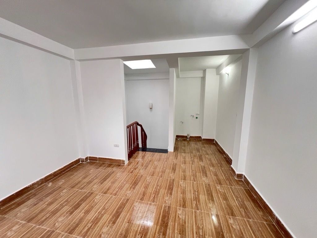 Bán nhà Vĩnh Hưng - diện tích 30m2 5 tầng - Ô Tô - giá 9,7 tỷ