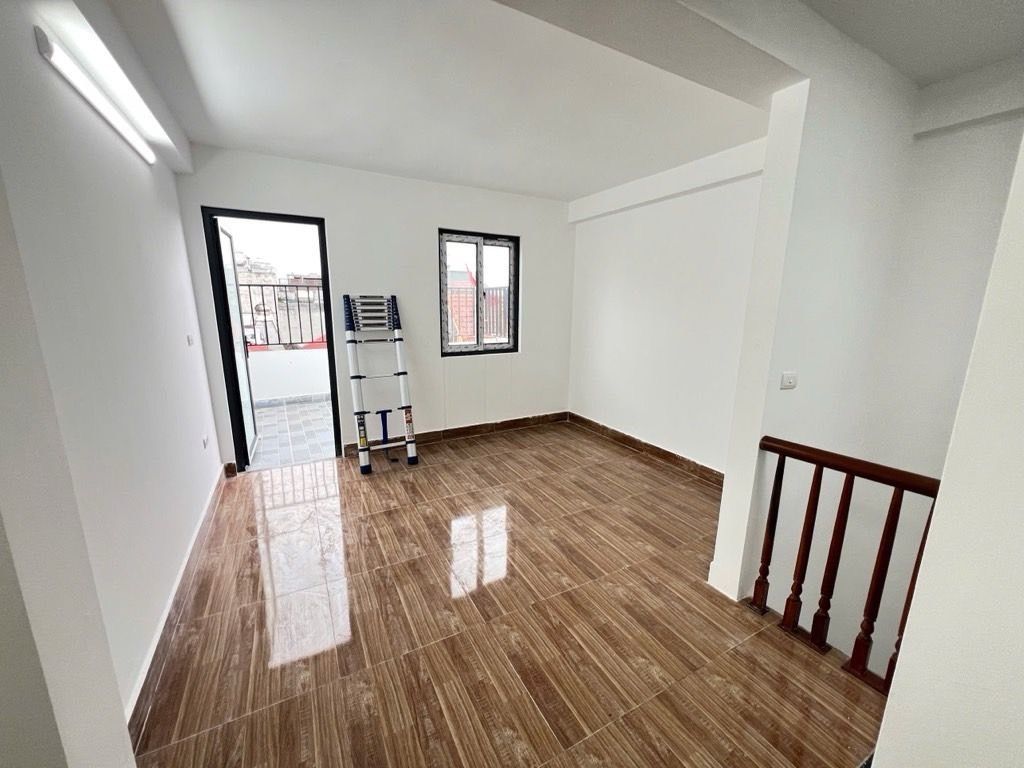 Bán nhà Vĩnh Hưng - diện tích 30m2 5 tầng - Ô Tô - giá 9,7 tỷ