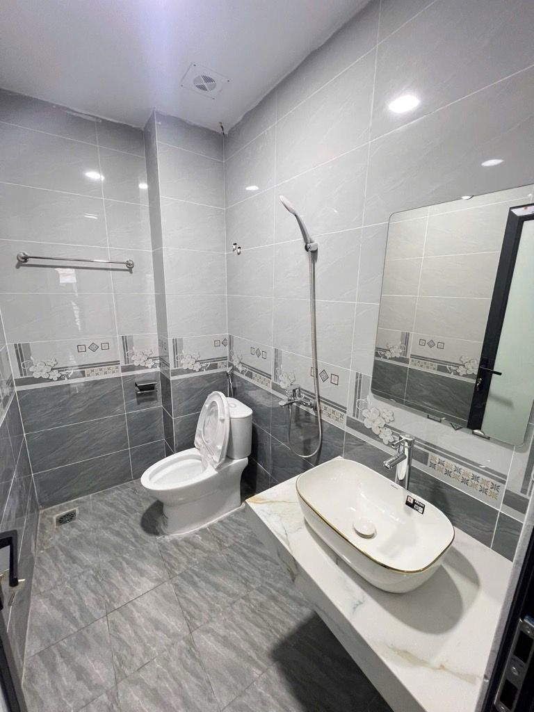 Bán nhà Vĩnh Hưng - diện tích 30m2 5 tầng - Ô Tô - giá 9,7 tỷ