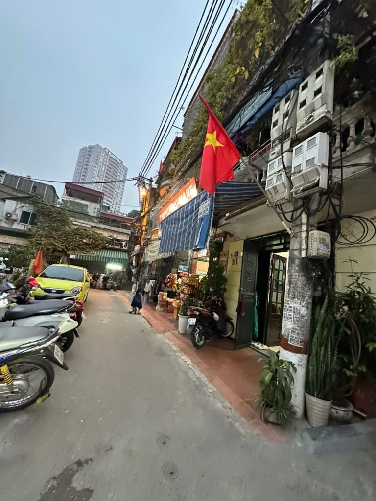 Bán nhà Tân Mai - diện tích 61m2 3 tầng - Mặt ngõ ô tô tránh - giá 20 tỷ