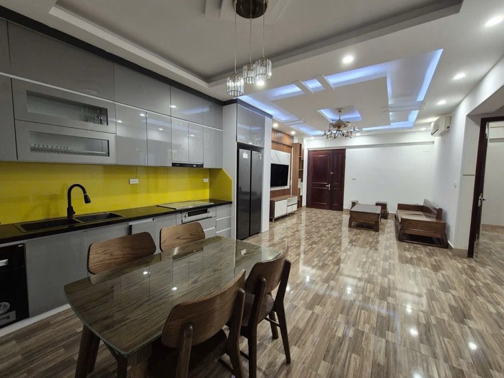 Bán nhà Nghiêm Xuân Yêm - diện tích 82.1m2 6 tầng - Nhà đẹp ở ngay - giá 6,8 tỷ