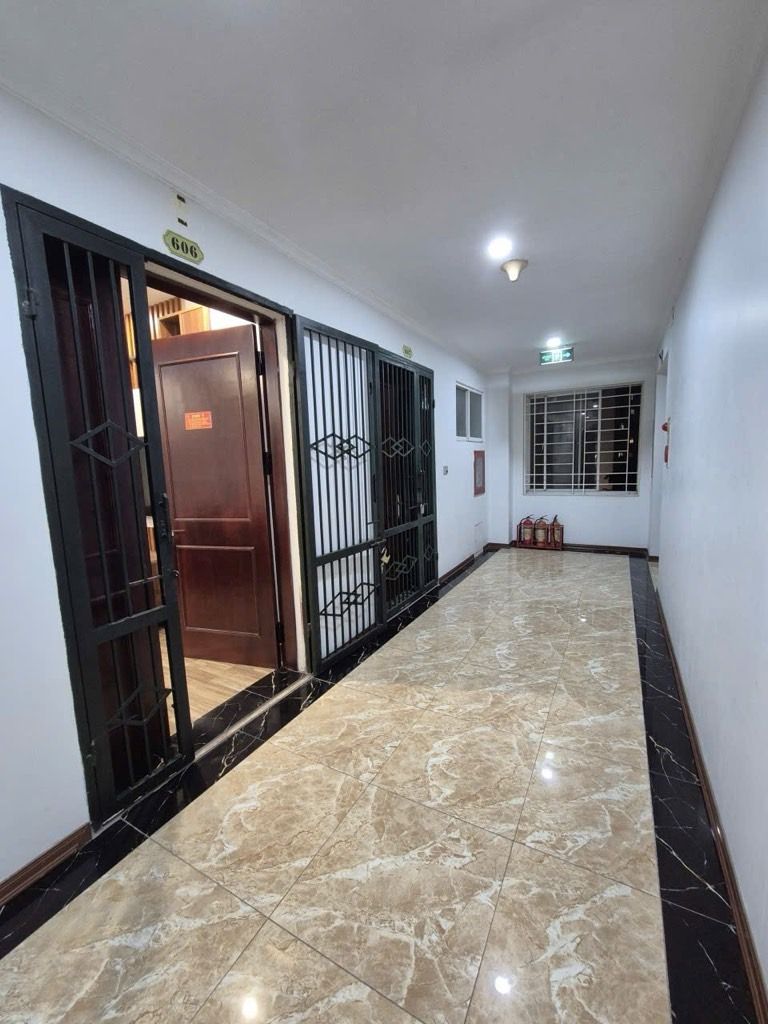 Bán nhà Nghiêm Xuân Yêm - diện tích 82.1m2 6 tầng - Nhà đẹp ở ngay - giá 6,8 tỷ