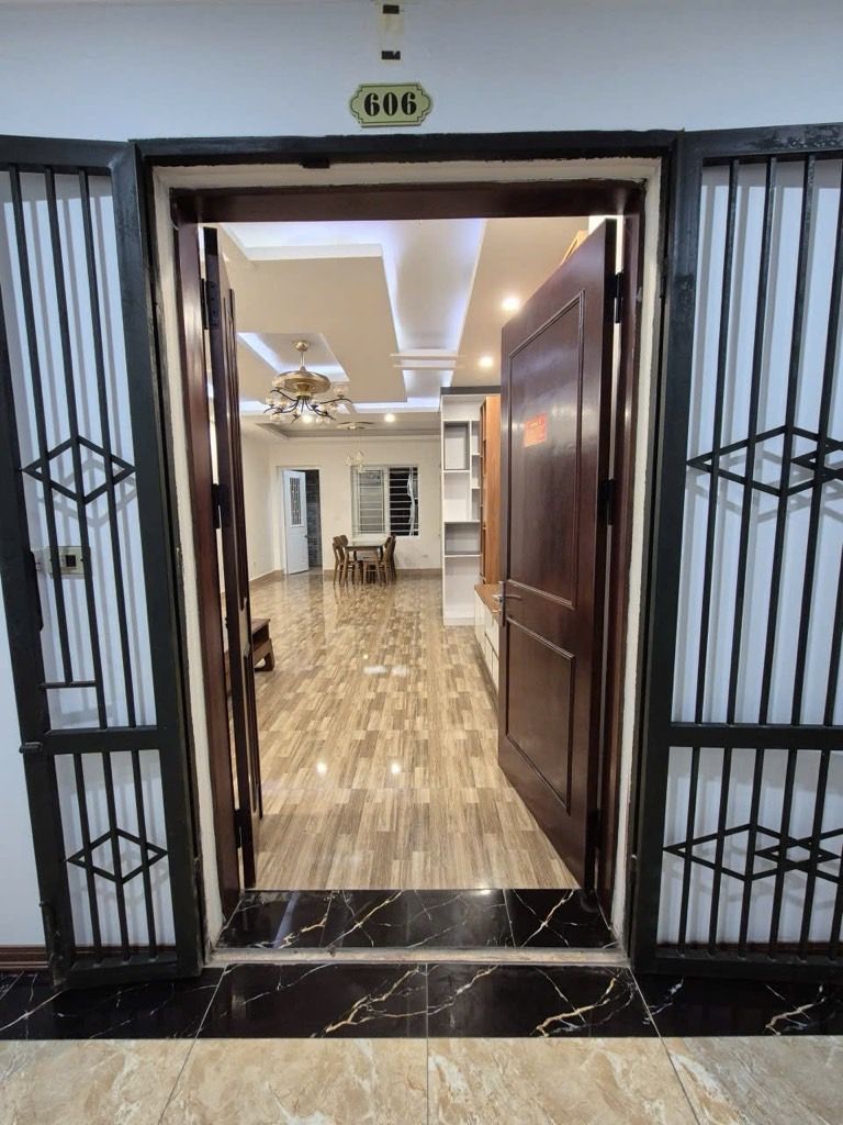 Bán nhà Nghiêm Xuân Yêm - diện tích 82.1m2 6 tầng - Nhà đẹp ở ngay - giá 6,8 tỷ