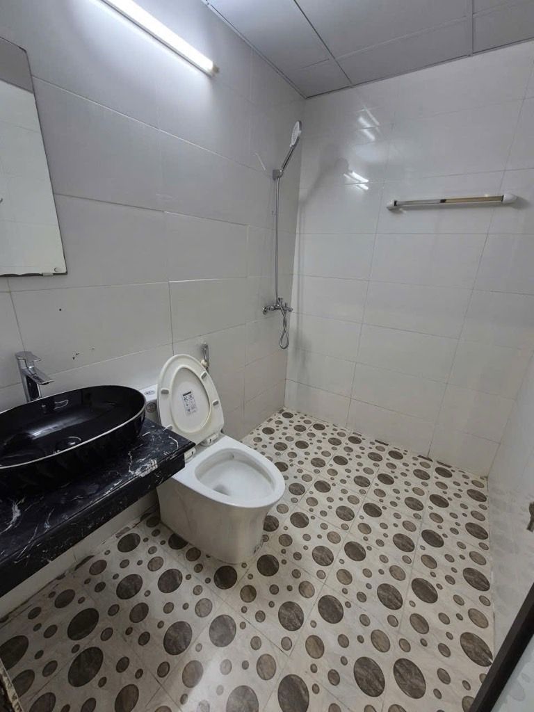 Bán nhà Nghiêm Xuân Yêm - diện tích 82.1m2 6 tầng - Nhà đẹp ở ngay - giá 6,8 tỷ