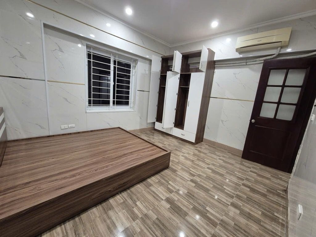 Bán nhà Nghiêm Xuân Yêm - diện tích 82.1m2 6 tầng - Nhà đẹp ở ngay - giá 6,8 tỷ