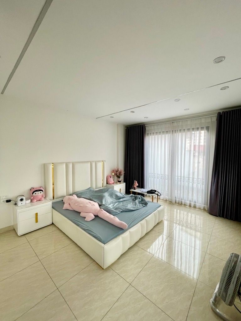 Bán nhà Trương Định - diện tích 30m2 6 tầng - Lô Góc 2 mặt thoáng - giá 13,2 tỷ