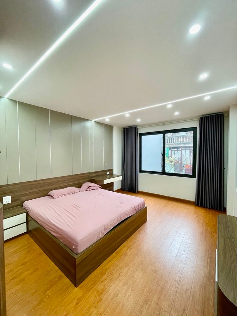 Bán nhà Trương Định - diện tích 30m2 6 tầng - Lô Góc 2 mặt thoáng - giá 13,2 tỷ