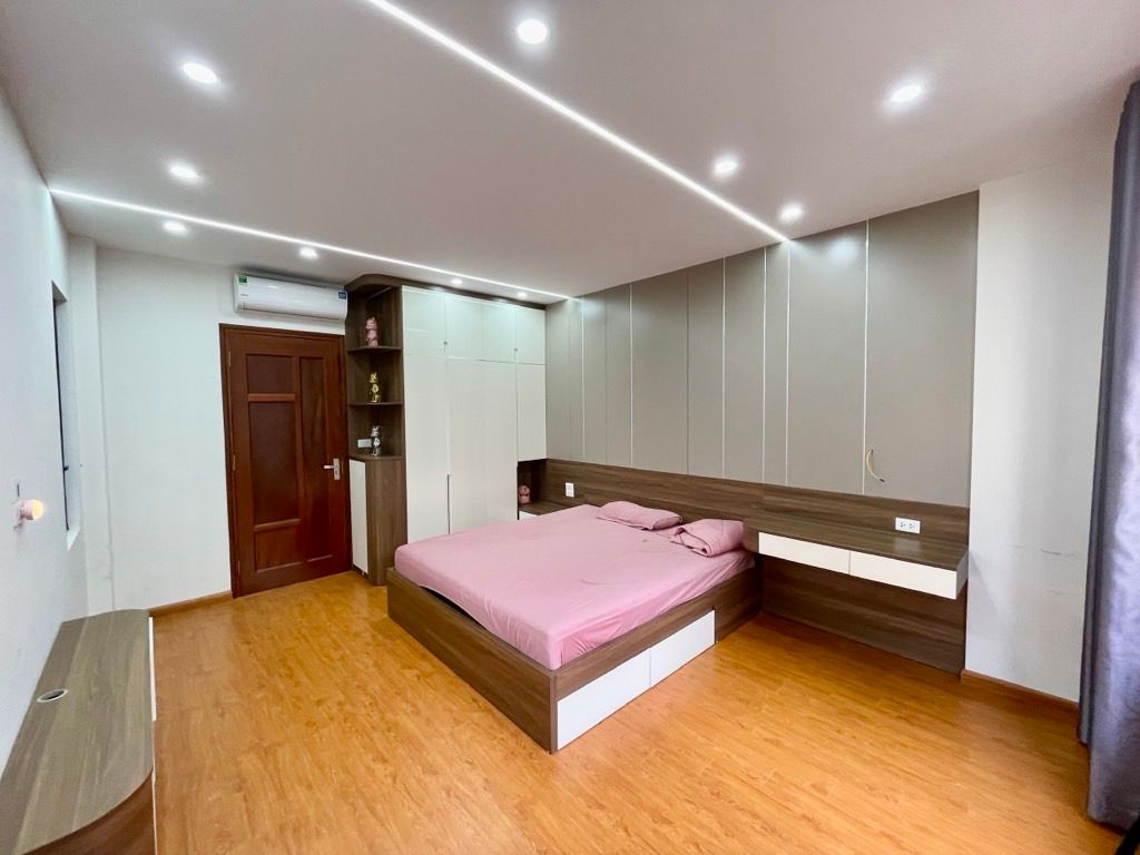 Bán nhà Trương Định - diện tích 30m2 6 tầng - Lô Góc 2 mặt thoáng - giá 13,2 tỷ