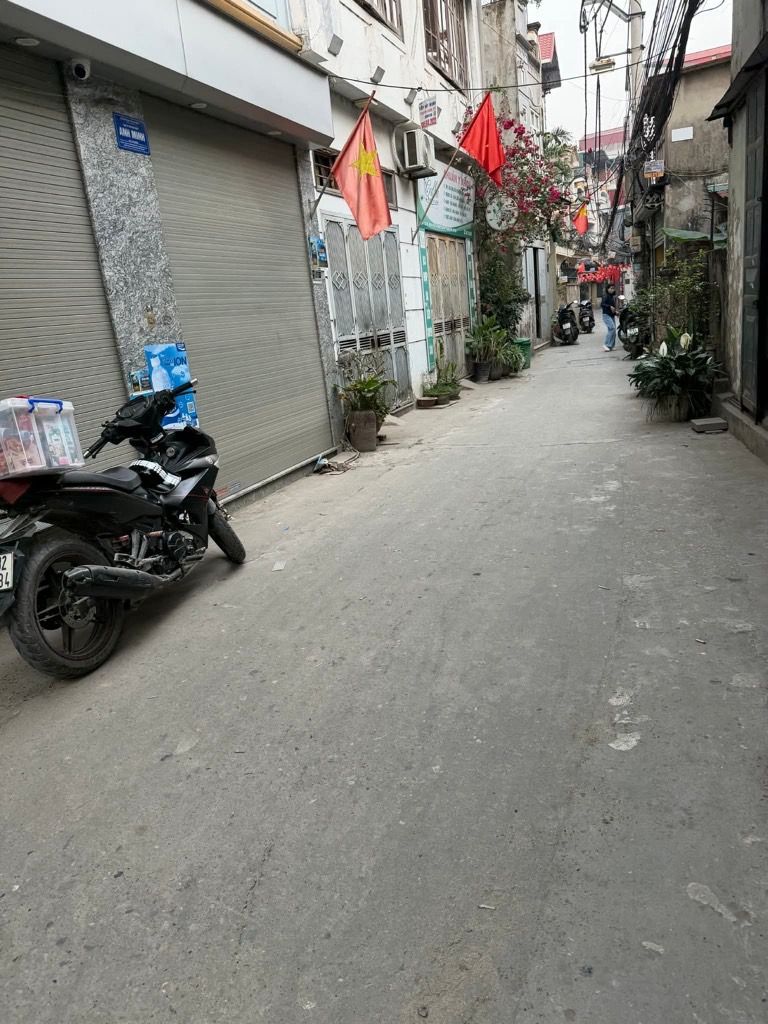 Bán nhà Định Công Hạ - diện tích 28,5m2 3 tầng - gần ô tô - giá 7,5 tỷ