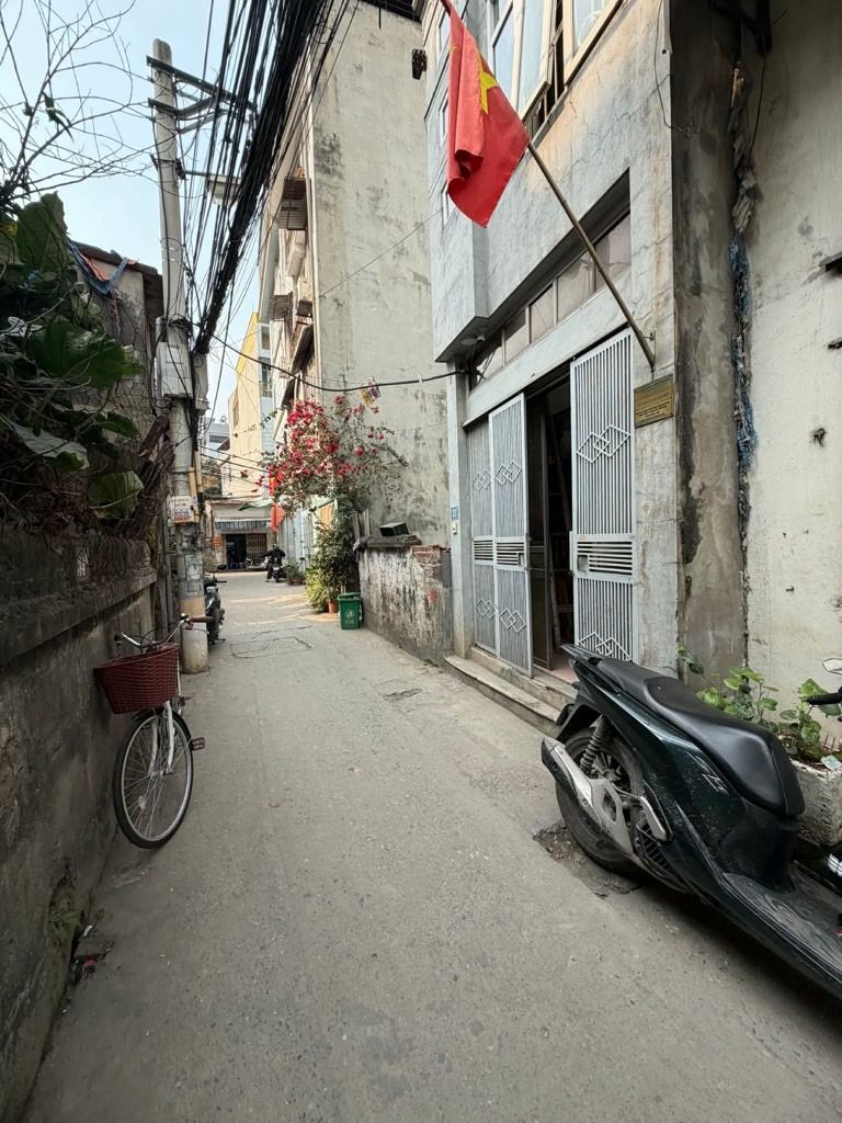 Bán nhà Định Công Hạ - diện tích 28,5m2 3 tầng - gần ô tô - giá 7,5 tỷ