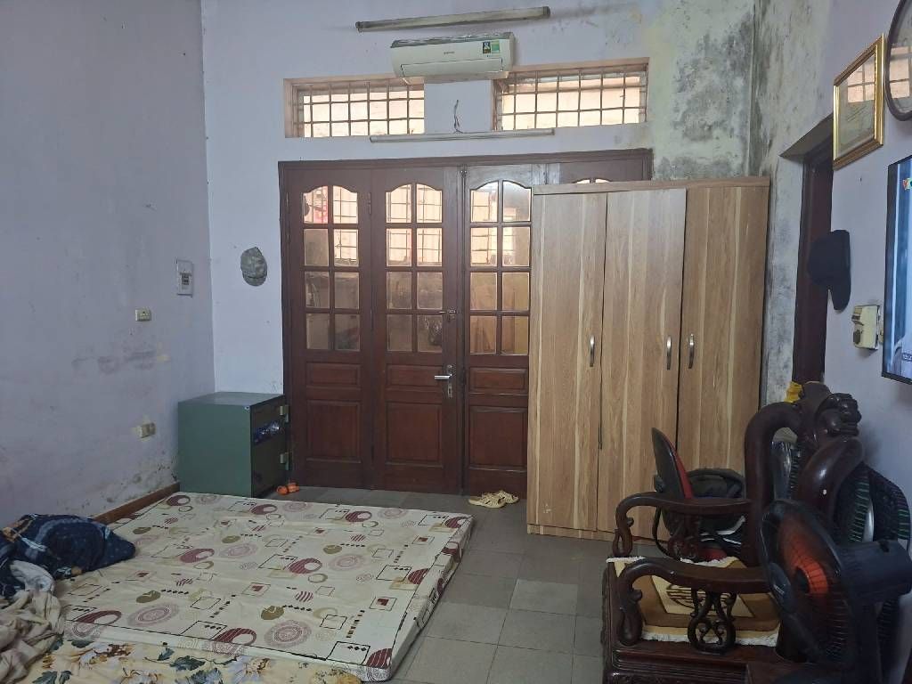 Bán nhà Hoàng Ngân - diện tích 80.4m2 3 tầng - Lô góc, nở hậu - giá 18,5 tỷ