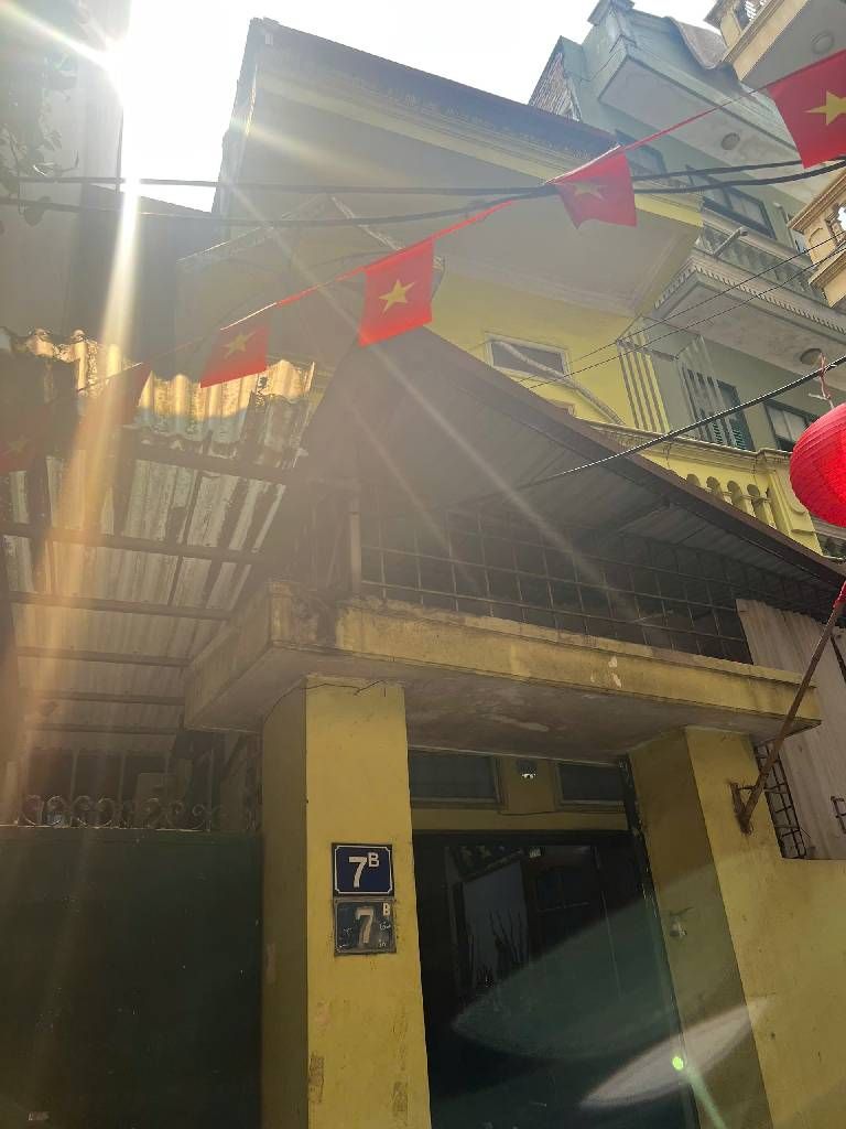 Bán nhà Hoàng Ngân - diện tích 80.4m2 3 tầng - Lô góc, nở hậu - giá 18,5 tỷ