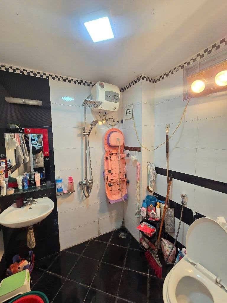 Bán nhà Ngũ Ngạc - diện tích 30m2 5 tầng - Lô góc 2 thoáng - giá 6,7 tỷ