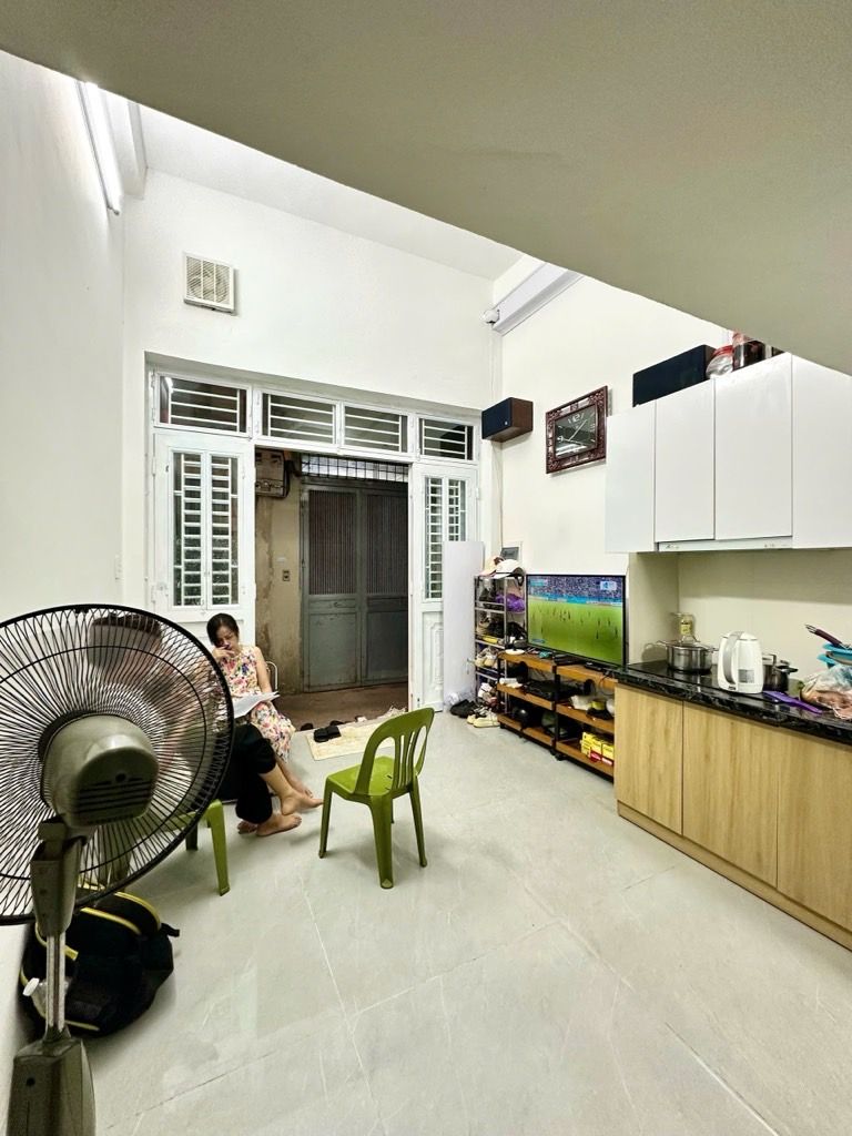 Bán nhà Văn Hương - diện tích 17m2 5 tầng - Nhà mới, chắc chắn - giá 5,75 tỷ