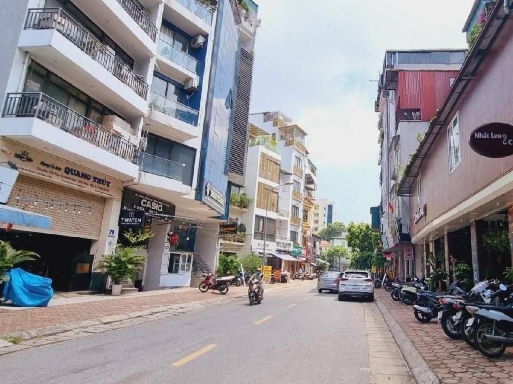 Bán nhà Chùa Quỳnh - diện tích 30m2 2 tầng - Mặt Phố - giá 15 tỷ