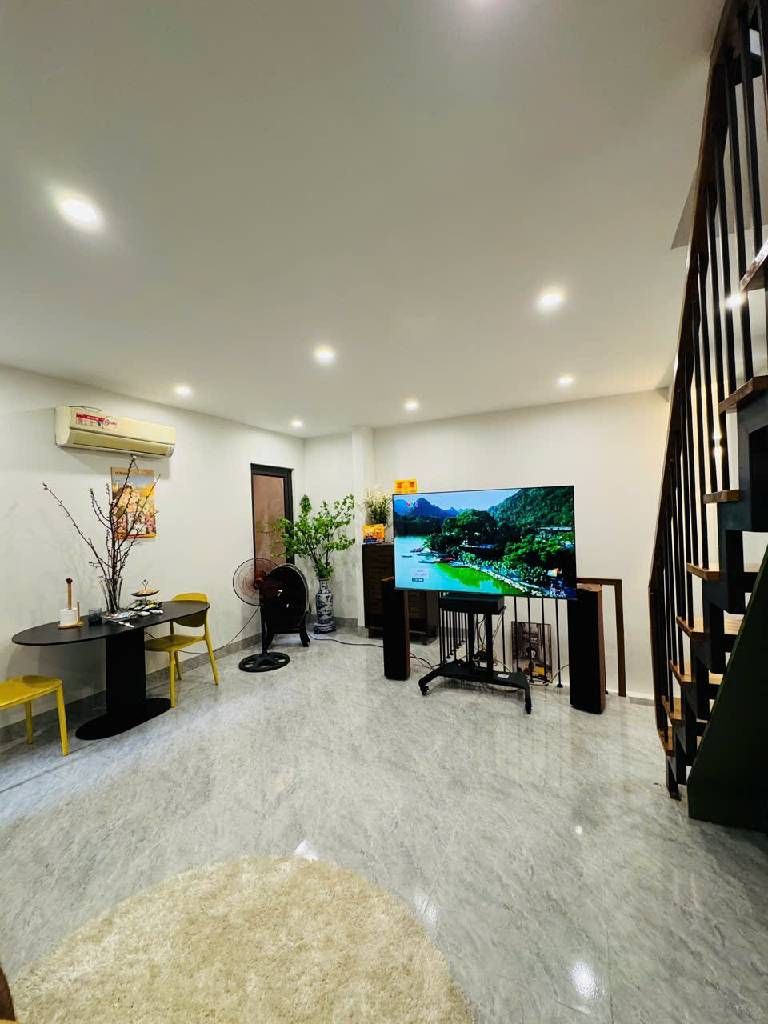 Bán nhà Nguyễn Công Trứ - diện tích 21m2 5 tầng - Nhà đẹp long lanh - giá 9,5 tỷ