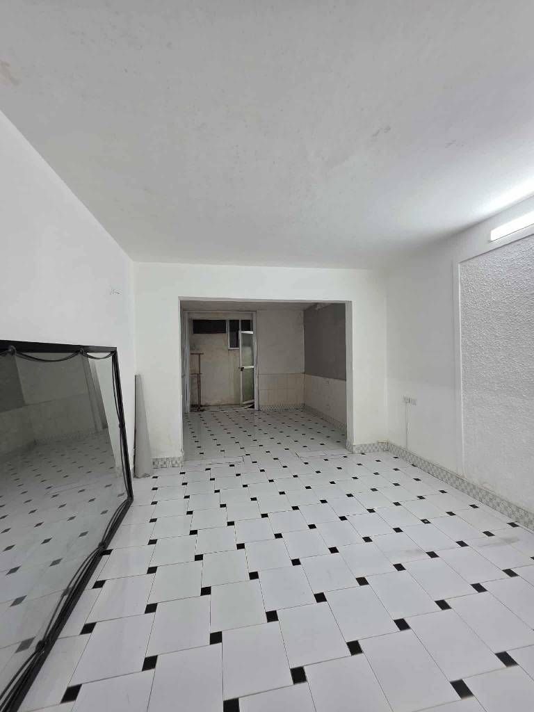 Bán nhà Nguyễn Trãi - diện tích 73.4m2 1 tầng - Căn hộ tầng 1, 4 ngủ 3WC - giá 7,5 tỷ