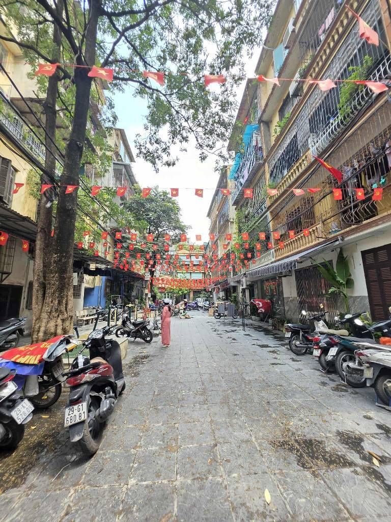 Bán nhà Nguyễn Trãi - diện tích 73.4m2 1 tầng - Căn hộ tầng 1, 4 ngủ 3WC - giá 7,5 tỷ