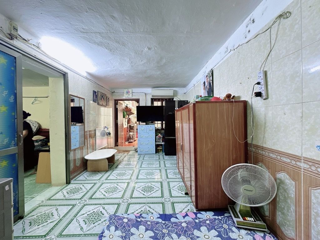 Bán nhà Bùi Ngọc Dương - diện tích 23m2 1 tầng - Căn hộ tập thể có sân vườn - giá 3,3 tỷ