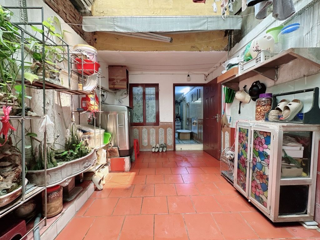 Bán nhà Bùi Ngọc Dương - diện tích 23m2 1 tầng - Căn hộ tập thể có sân vườn - giá 3,3 tỷ