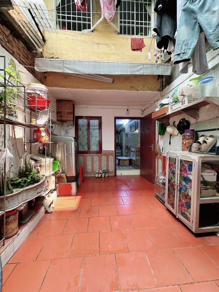 Bán nhà Bùi Ngọc Dương - diện tích 23m2 1 tầng - Căn hộ tập thể có sân vườn - giá 3,3 tỷ